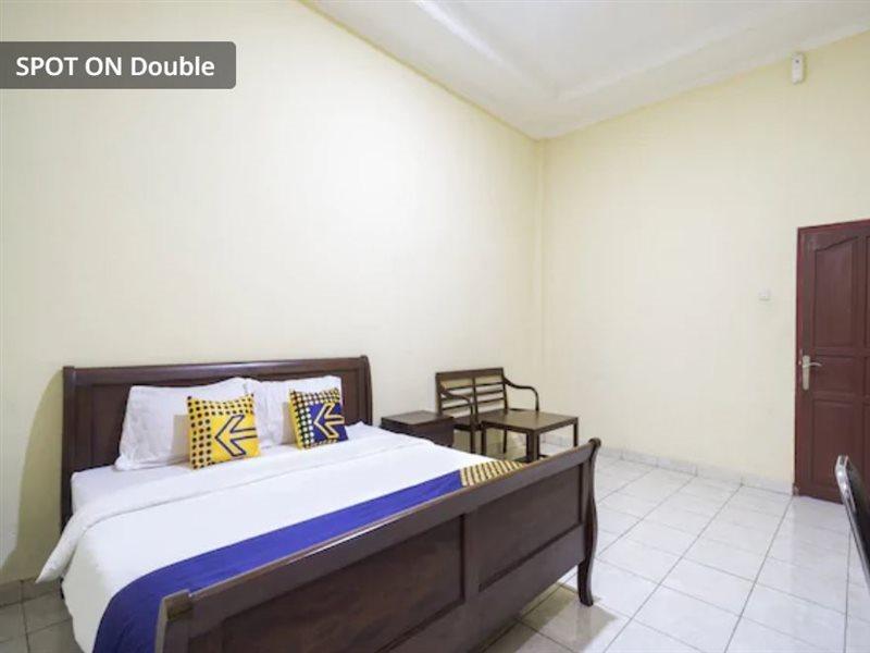 Super Oyo 3978 Hotel Danau Indah Bekasi Esterno foto