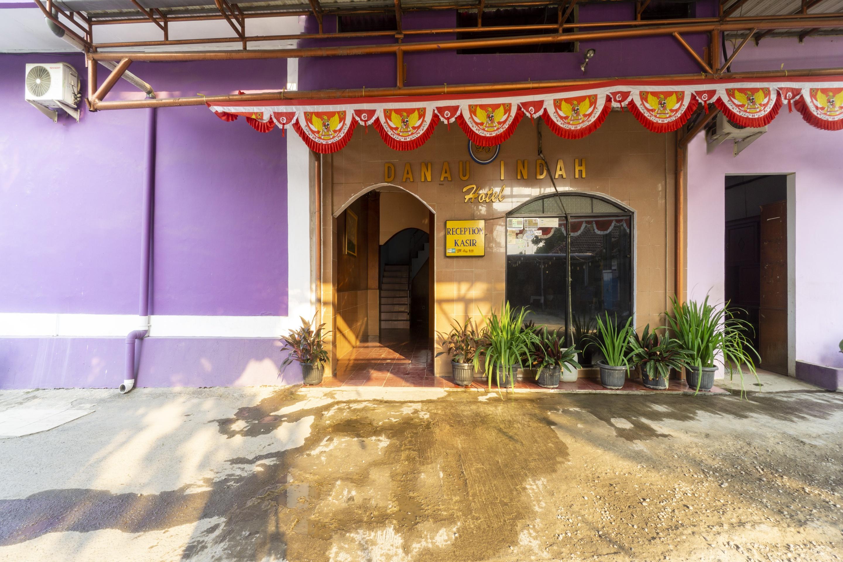 Super Oyo 3978 Hotel Danau Indah Bekasi Esterno foto
