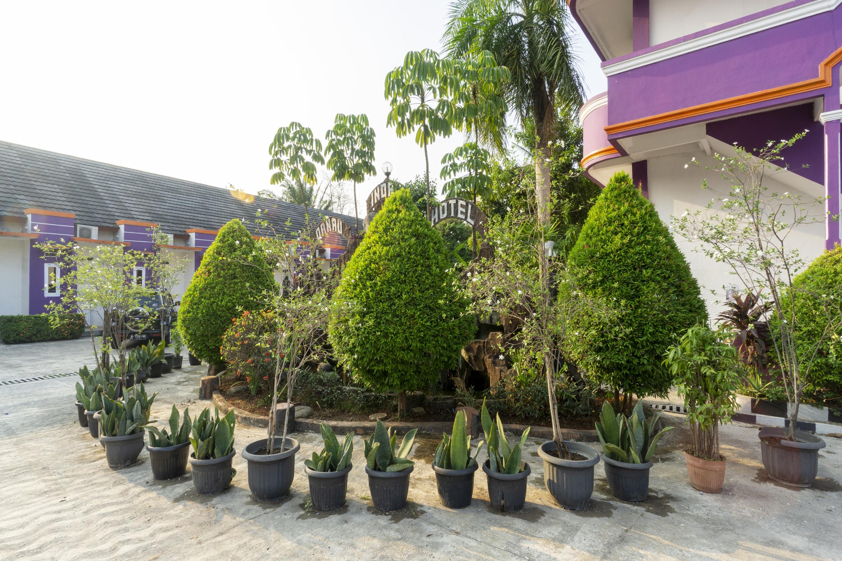 Super Oyo 3978 Hotel Danau Indah Bekasi Esterno foto