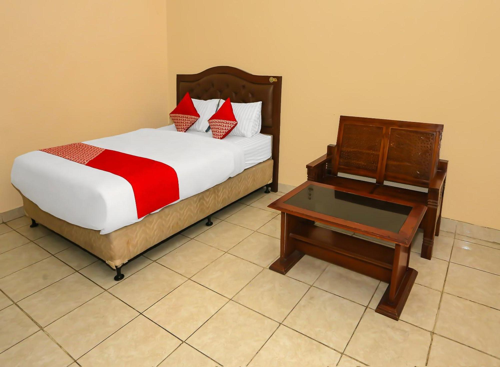 Super Oyo 3978 Hotel Danau Indah Bekasi Esterno foto
