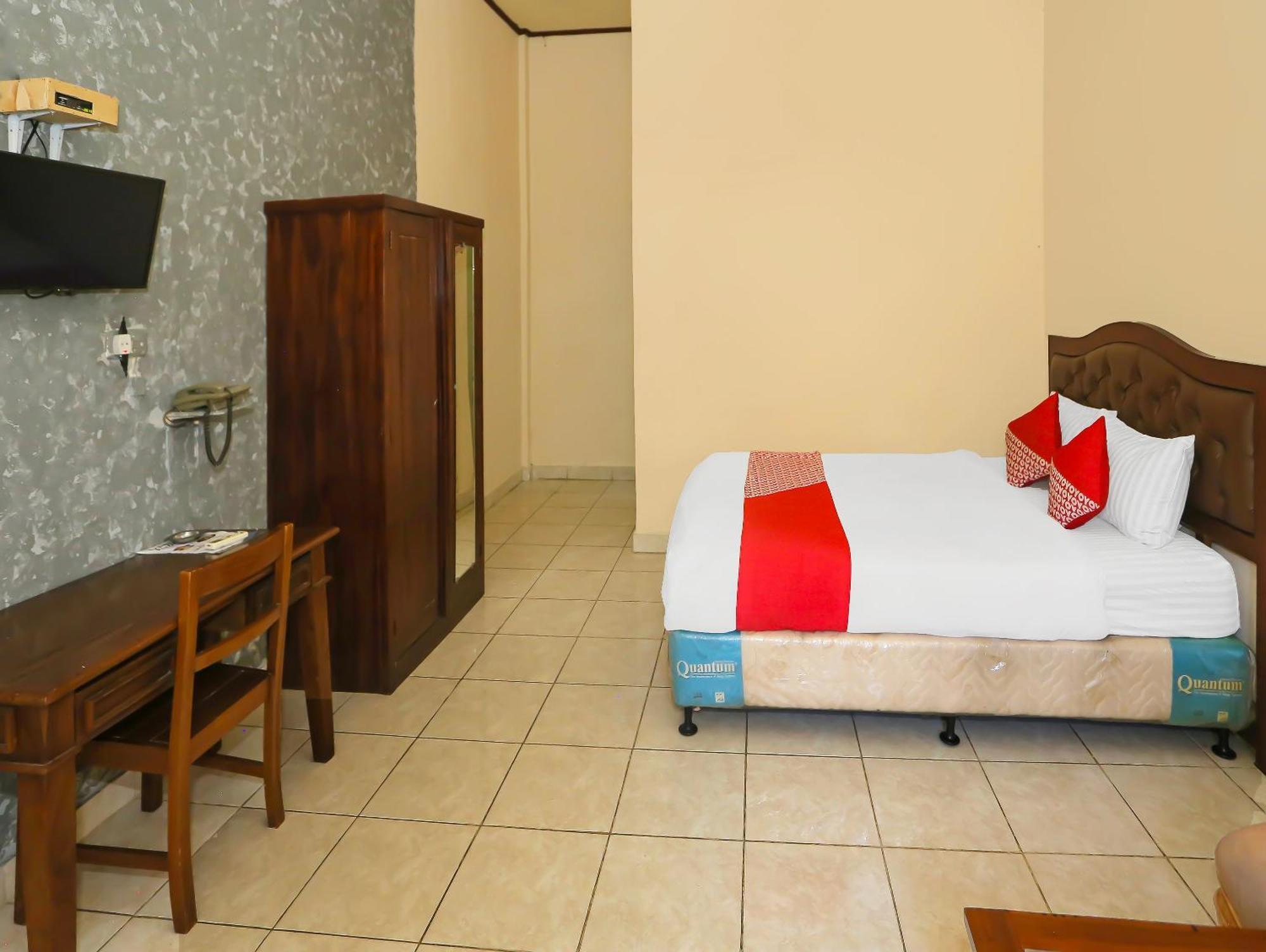 Super Oyo 3978 Hotel Danau Indah Bekasi Esterno foto