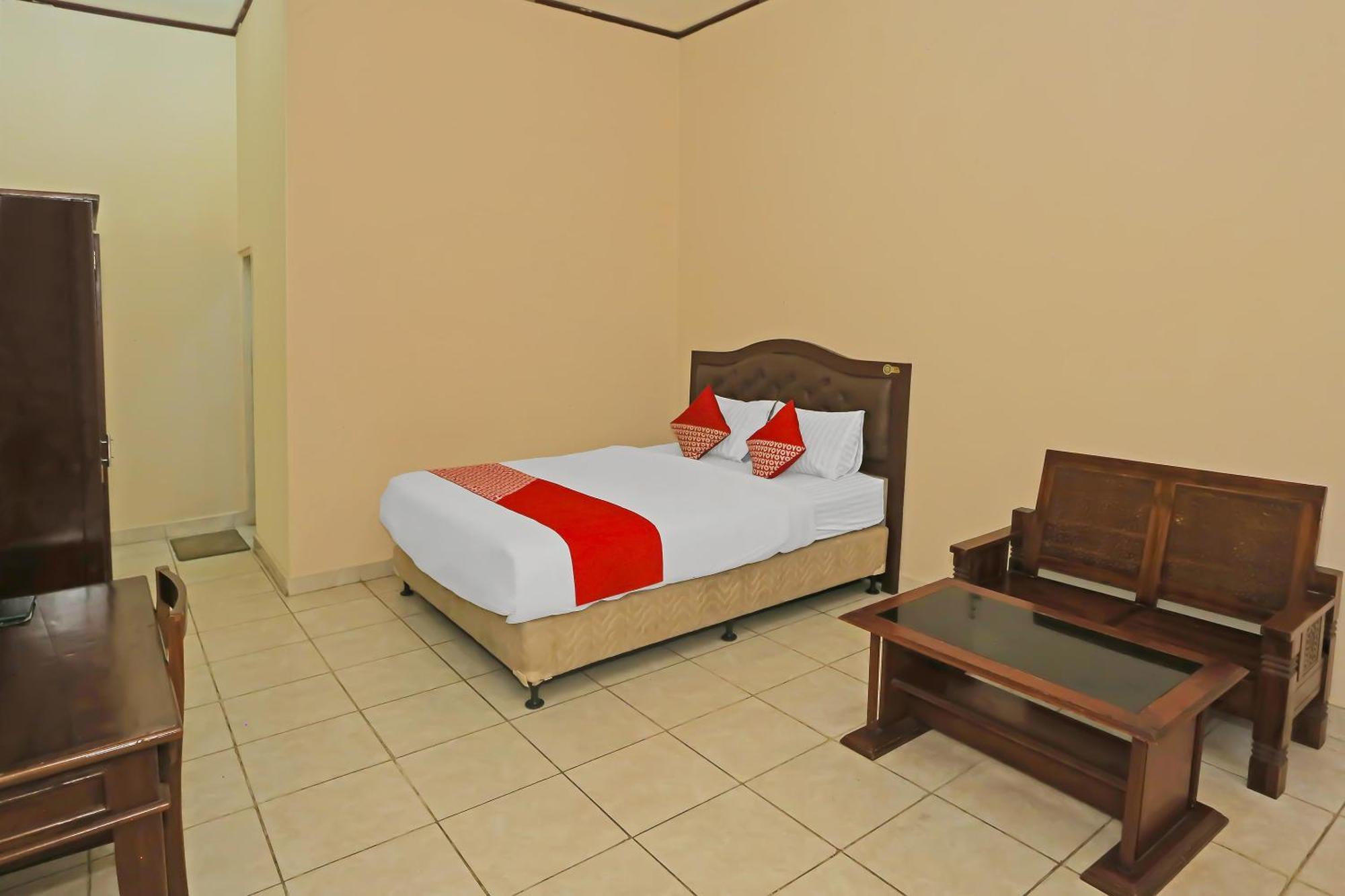 Super Oyo 3978 Hotel Danau Indah Bekasi Esterno foto