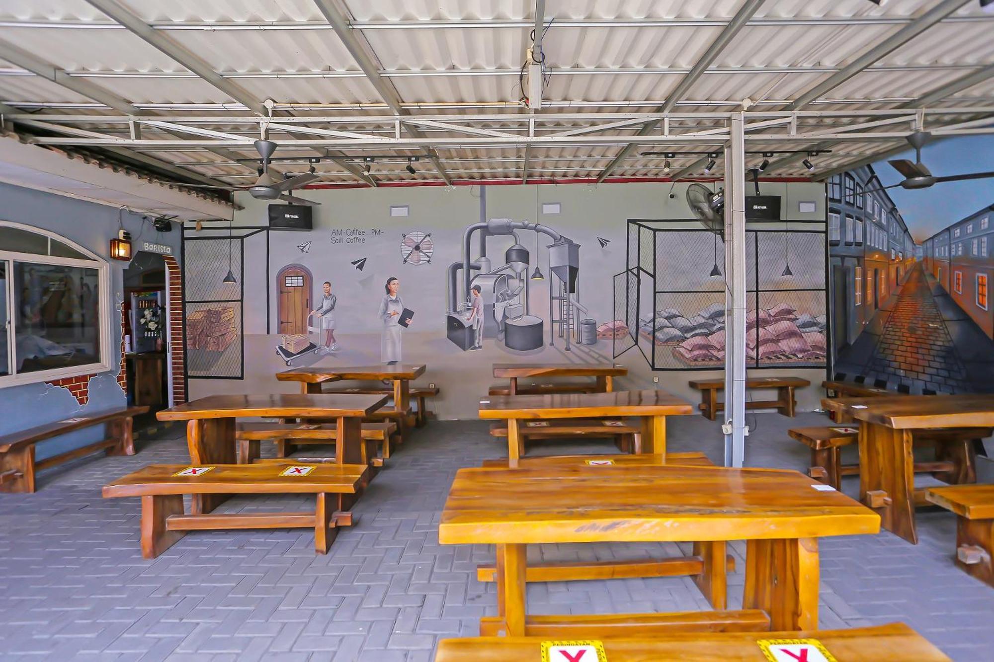 Super Oyo 3978 Hotel Danau Indah Bekasi Esterno foto